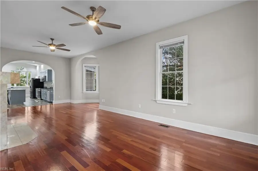 421 E Pembroke Avenue, Hampton, VA 23669 - #3