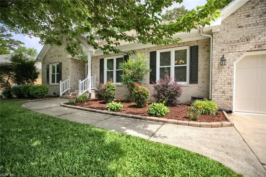 616 Royal Grant Drive, Chesapeake, VA 23322 - #2