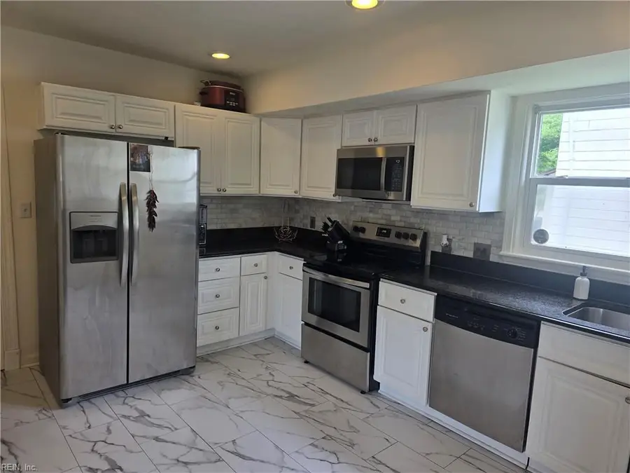 729 Pocahontas Place, Hampton, VA 23661 - #2