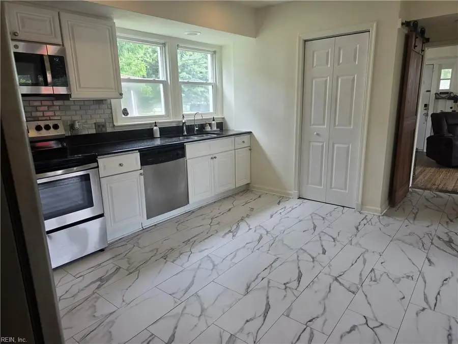 729 Pocahontas Place, Hampton, VA 23661 - #3