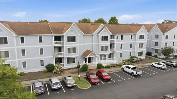 2 Harbor Watch Drive #718, Chesapeake, VA 23320
