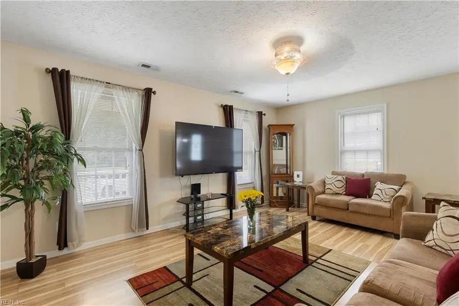324 West Queen Street, Hampton, VA 23669 - #3