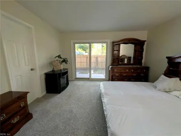 1158 Hillock Crossing, Virginia Beach, VA 23455