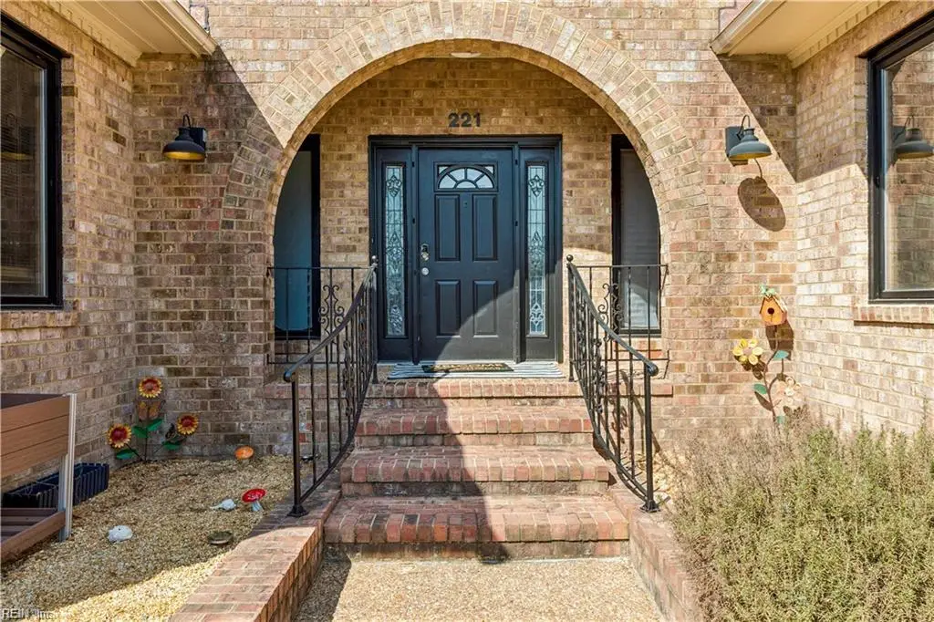 221 Woodburn Drive, Hampton, VA 23664 - #1