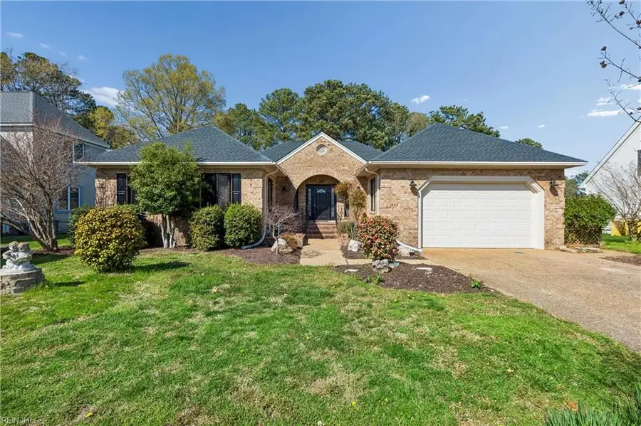221 Woodburn Drive, Hampton, VA 23664 - #2