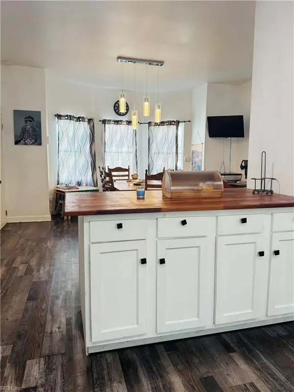 604 Adams Street, Suffolk, VA 23434 - #2