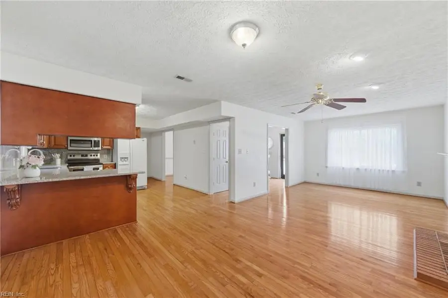 27 Bonney Lane, Hampton, VA 23669 - #2