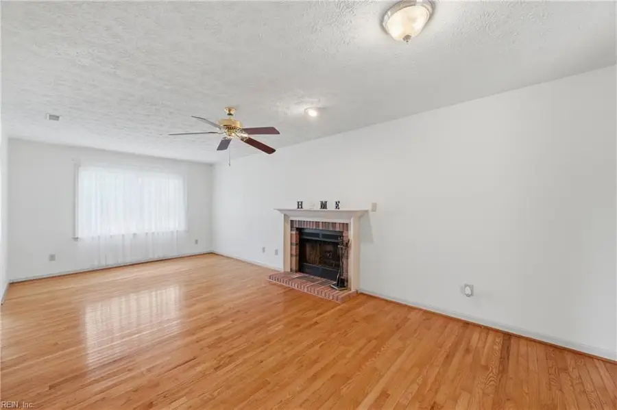 27 Bonney Lane, Hampton, VA 23669 - #3