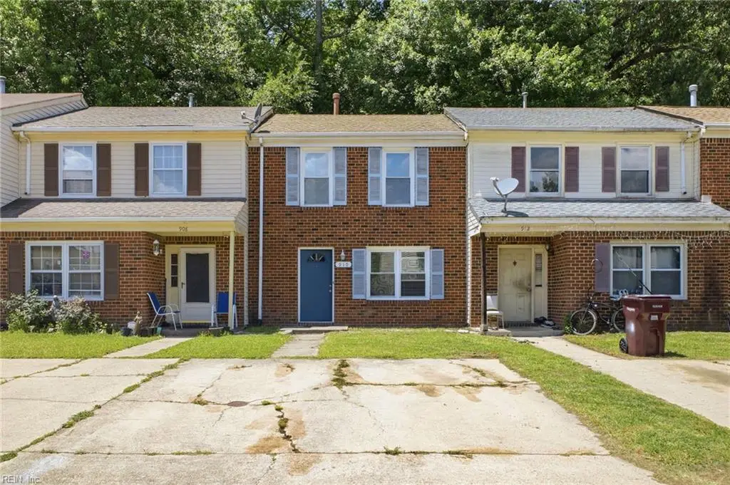 910 Wickford Drive, Chesapeake, VA 23320 - #1