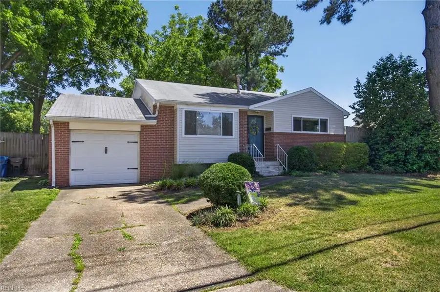 560 N Witchduck Road, Virginia Beach, VA 23462 - #2