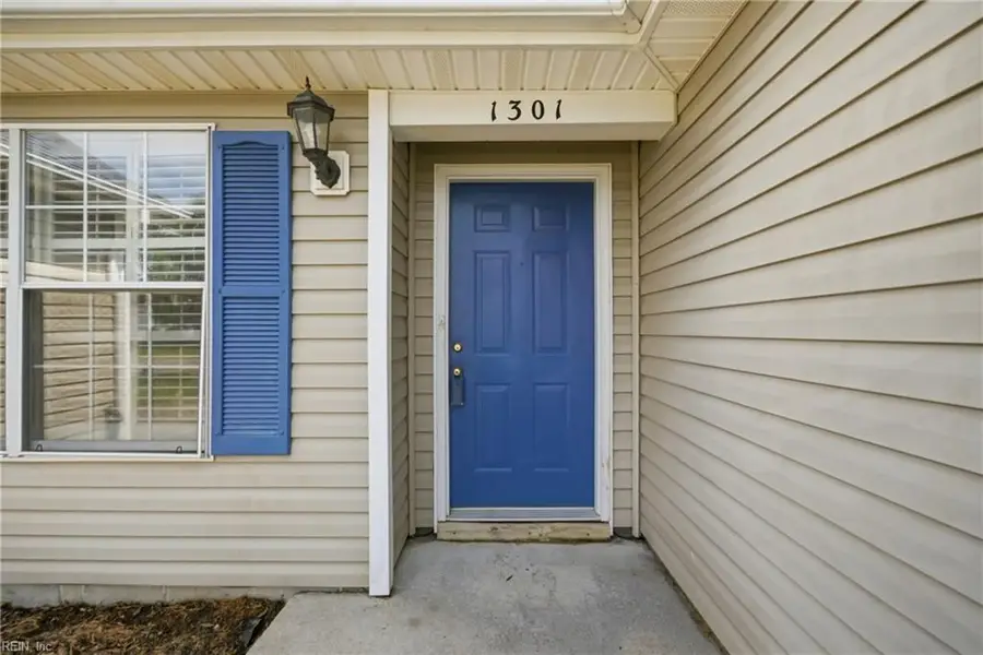 1301 Pinecroft Lane, Chesapeake, VA 23323 - #2