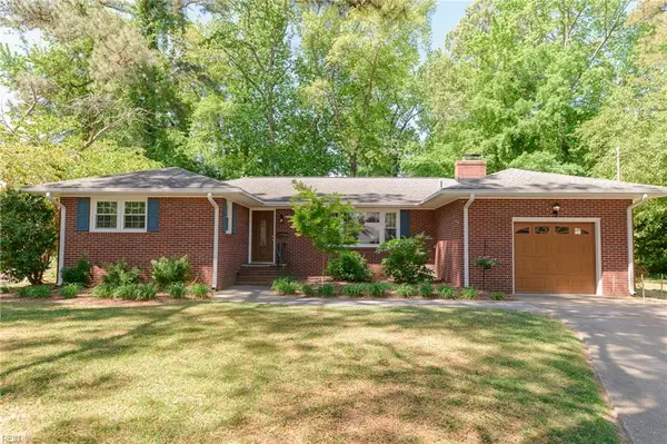 10 Lucerne Circle, Newport News, VA 23606