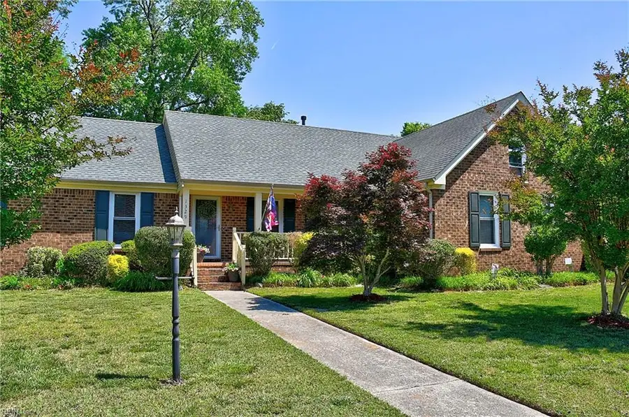 1329 Creekview Dr, Chesapeake, VA 23321 - #2
