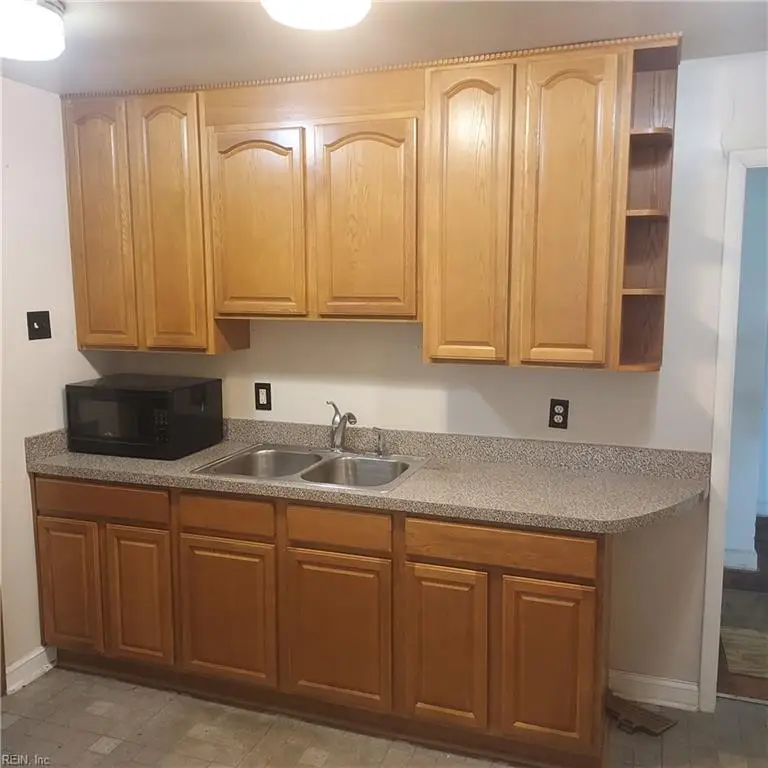 616 Brewer Street, Newport News, VA 23605 - #2