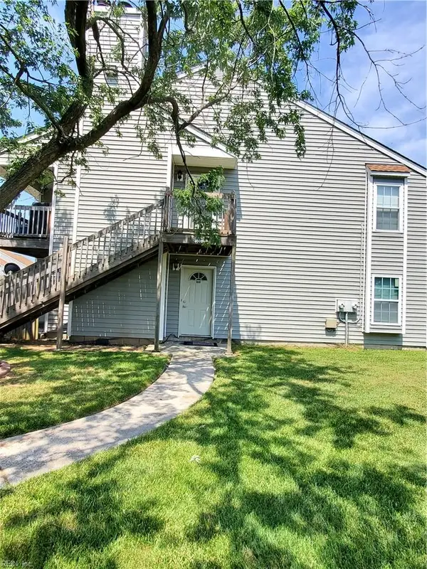 3500 Irvington Court, Virginia Beach, VA 23453
