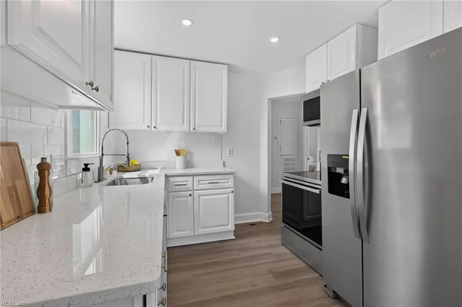 2211 Abbey Road, Norfolk, VA 23509 - #3