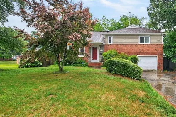 652 Aragona Boulevard, Virginia Beach, VA 23462