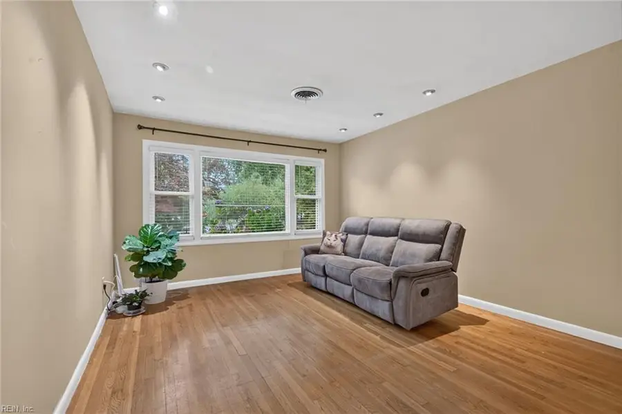 652 Aragona Boulevard, Virginia Beach, VA 23462 - #3