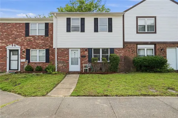 832 N Grosvenor Court, Virginia Beach, VA 23462