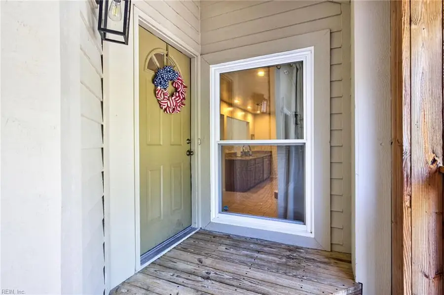 457 E Lake Circle, Chesapeake, VA 23322 - #3
