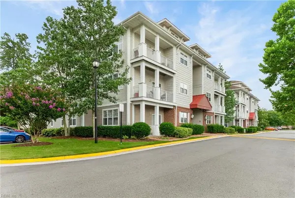 912 Southmoor Drive #202, Virginia Beach, VA 23455