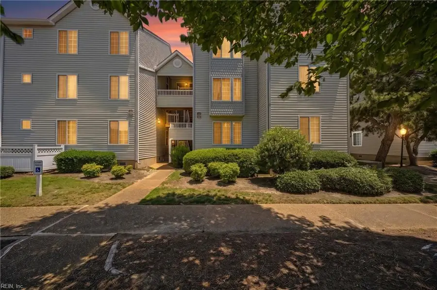 230 Dockside Dr Drive #C, Hampton, VA 23669 - #2