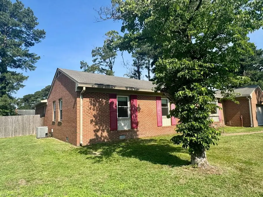 4220 Heather Road, Portsmouth, VA 23703 - #2