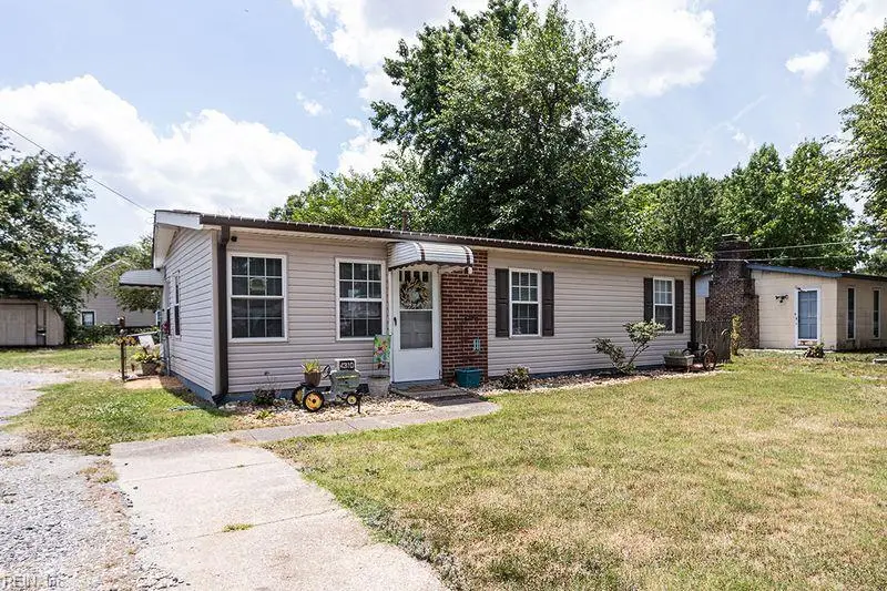 4310 Cromwell Avenue, Chesapeake, VA 23325 - #3
