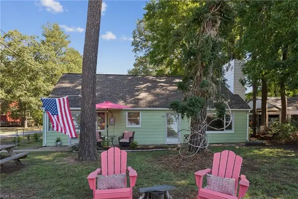 679 Shore Drive, Hartfield, VA 23071