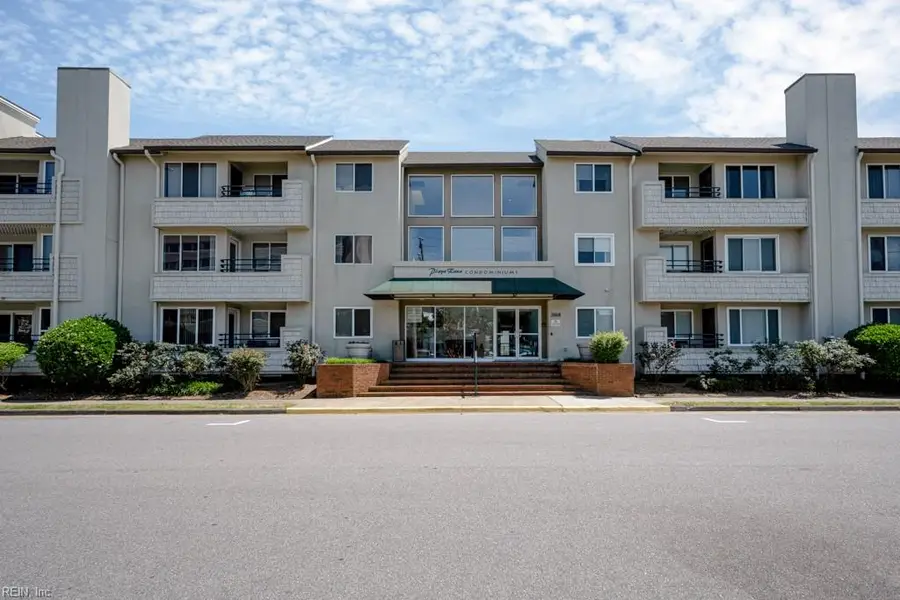 304 28th Street #110, Virginia Beach, VA 23451 - #2