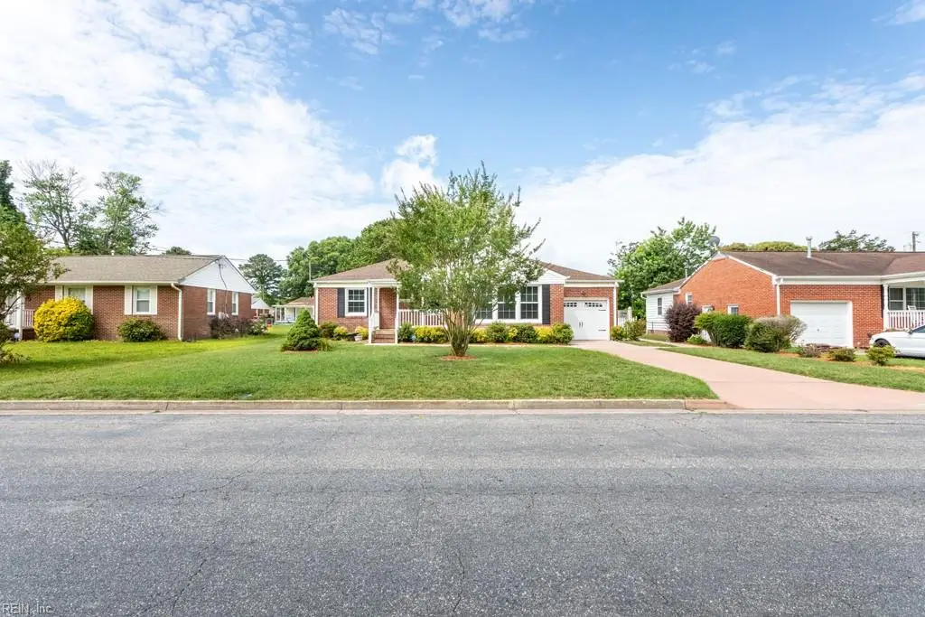 33 Saint Albans Drive, Hampton, VA 23669 - #1