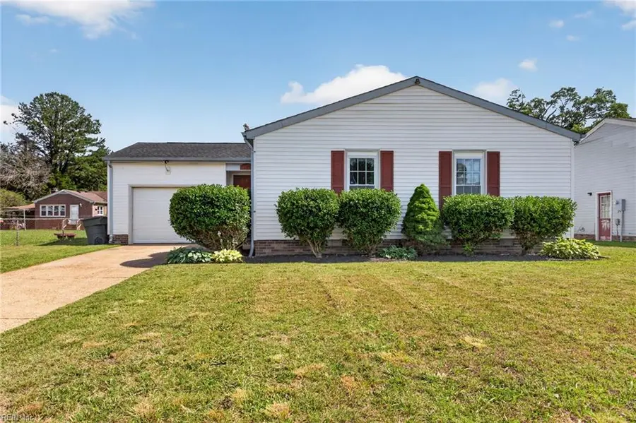 16 E Davis Road, Hampton, VA 23666 - #2