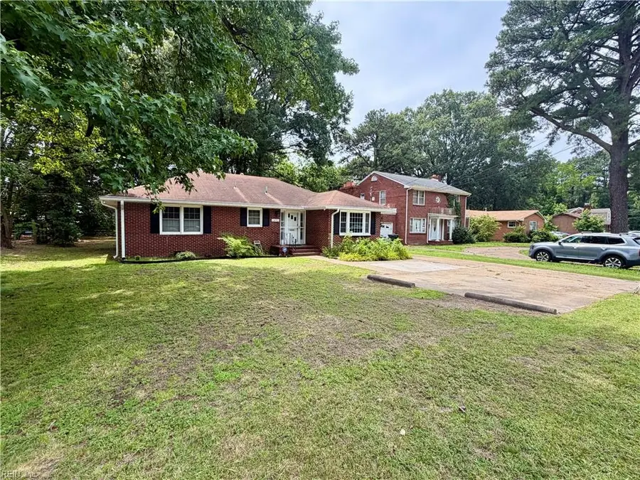 1452 E Pembroke Avenue, Hampton, VA 23663 - #2