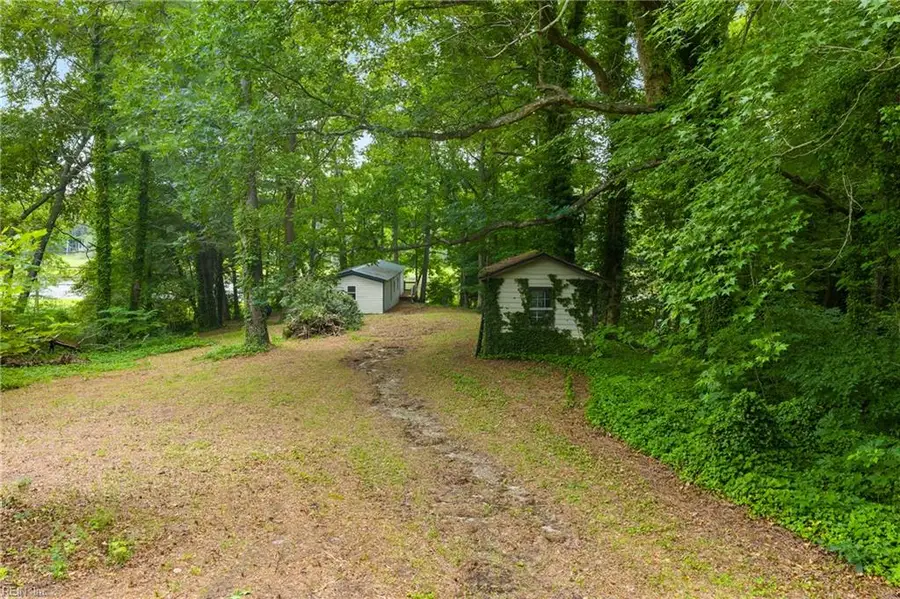 3938 Paradise Point Road, Hayes, VA 23072 - #2
