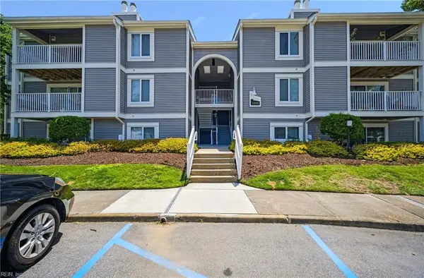 1008 Autumn Woods Lane #104, Virginia Beach, VA 23454