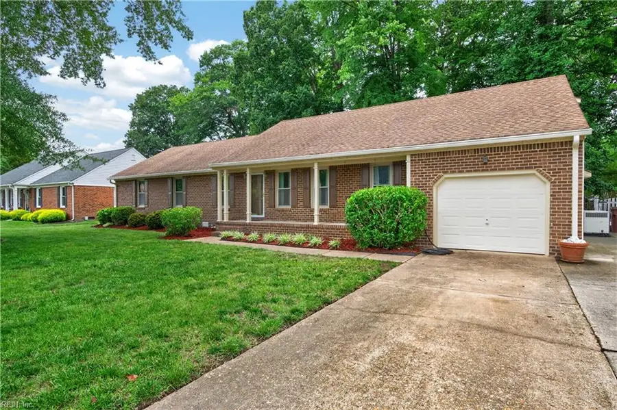 1213 Lakeford Place, Chesapeake, VA 23322 - #2