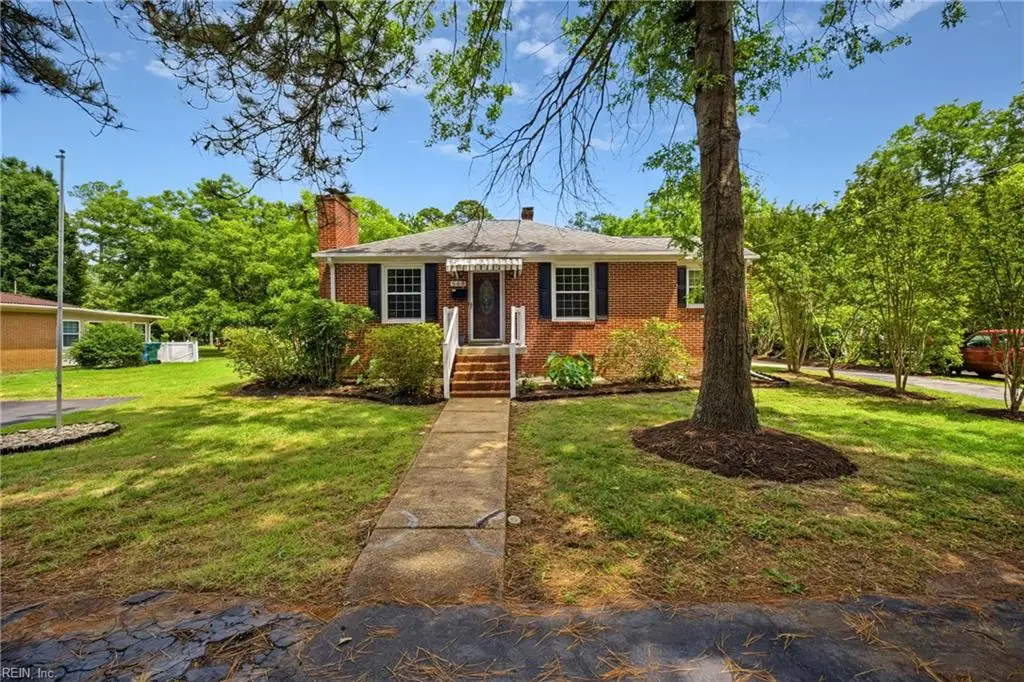 568 Yorktown Road, Newport News, VA 23603 - #1