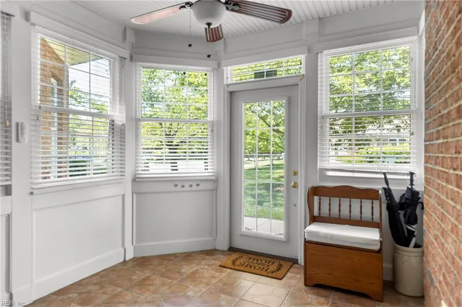 107 Oxford Avenue, Smithfield, VA 23430 - #2