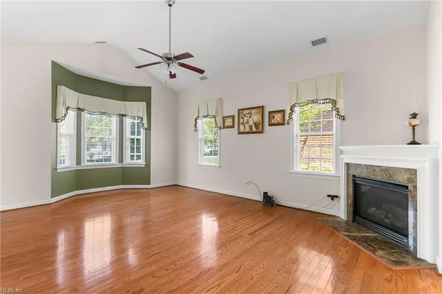 107 Oxford Avenue, Smithfield, VA 23430 - #3