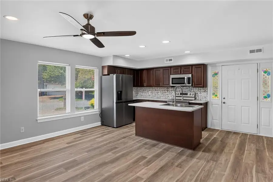 501 Thornloe Ln Lane, Chesapeake, VA 23320 - #3