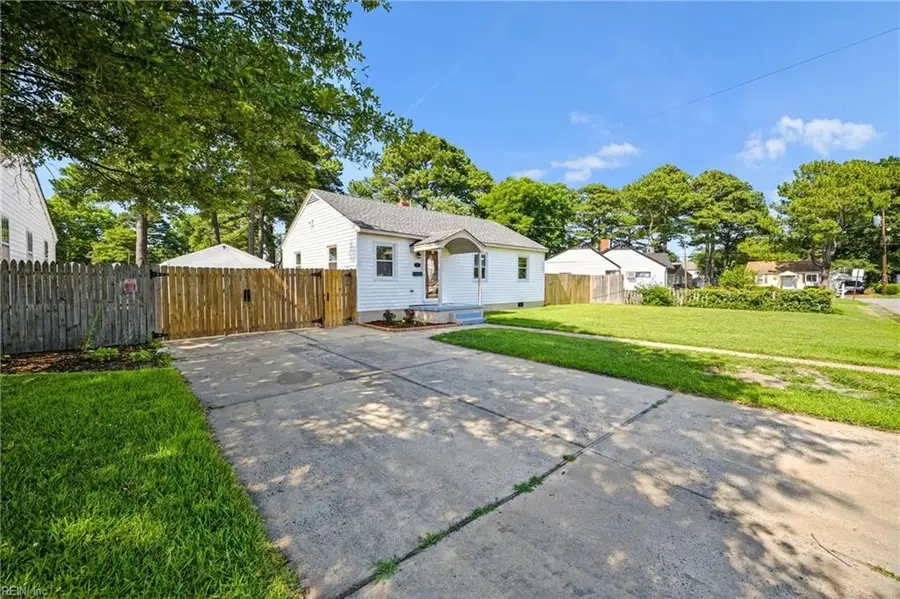 218 Castlewood Road, Portsmouth, VA 23702 - #3