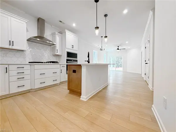 1527 Waltham Lane, Newport News, VA 23608