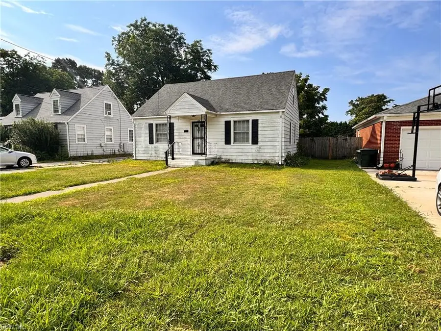 124 Chichester Avenue, Hampton, VA 23669 - #2