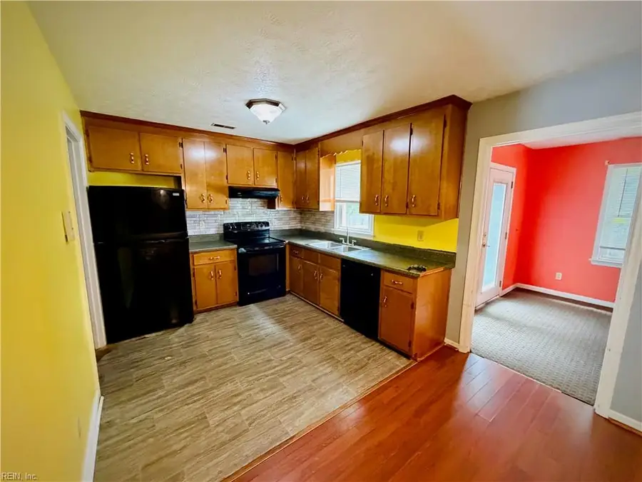 14 W Sewell Avenue, Hampton, VA 23663 - #3