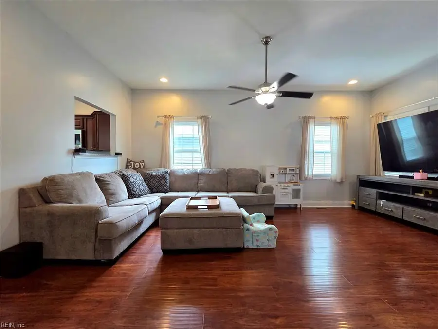 24 Moss Avenue, Hampton, VA 23669 - #3