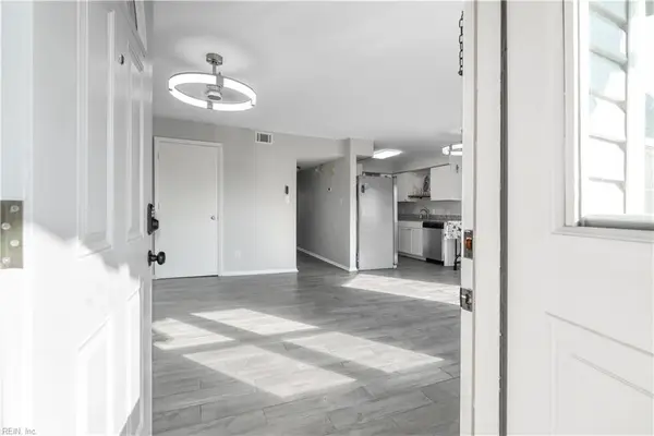1326 W Ocean View Avenue #F, Norfolk, VA 23503