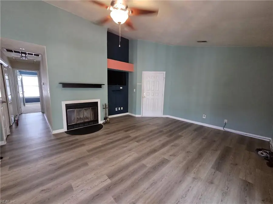 601 Bridge Crossing #D, Yorktown, VA 23692 - #2