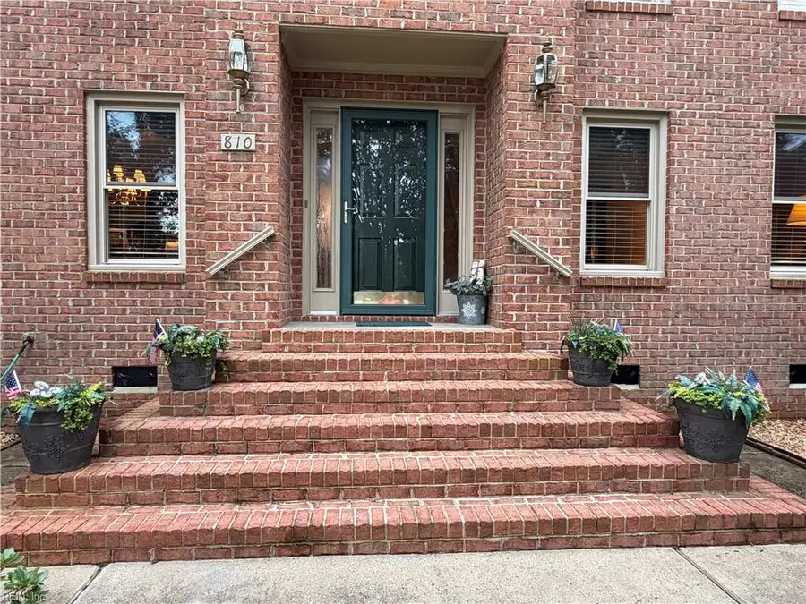 810 Hedgerow Court, Chesapeake, VA 23322 - #2