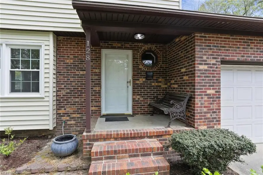 128 Gwynn Circle, Newport News, VA 23602 - #2