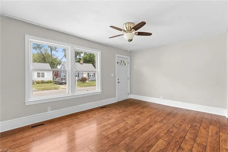 325 E Lorengo Avenue, Norfolk, VA 23503 - #3